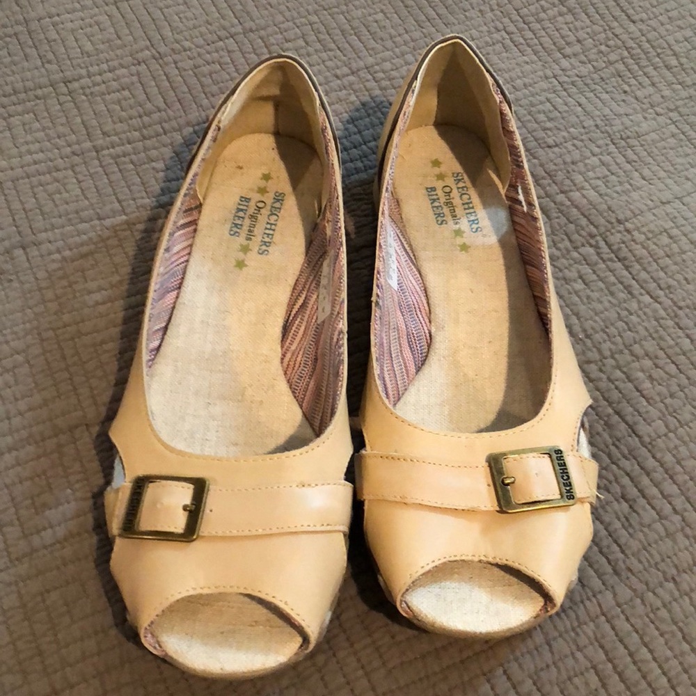 Women’s open toe shoe